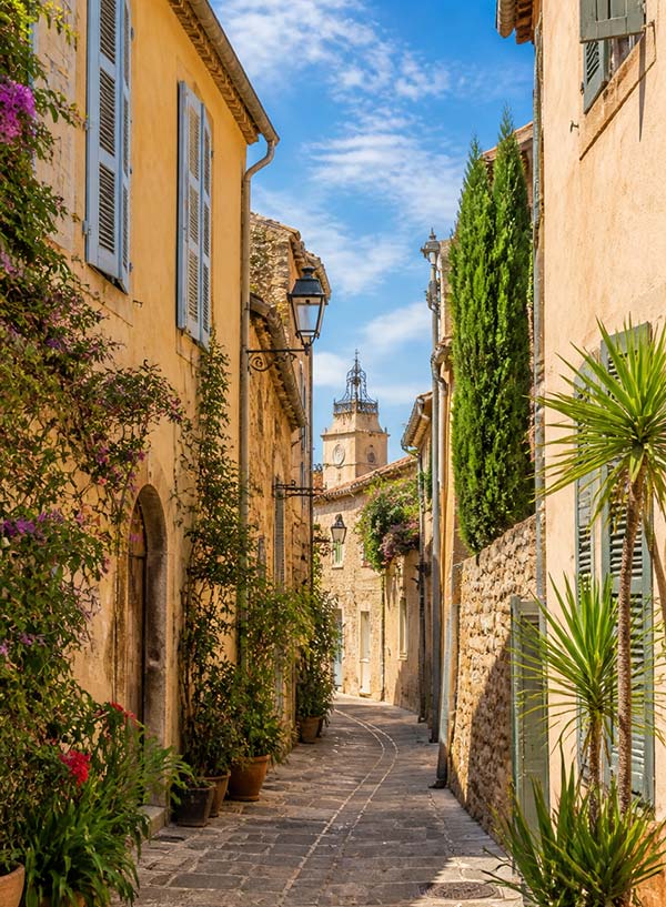 Vieux Hyères – Village provençal, Côte d'Azur varoise Ruelles du vieux Hyères, village provençal